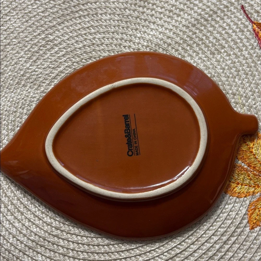 Crate & Barrel Leaf Shaped Appetizer Plates Fall Holiday Thanksgiving Set of 4